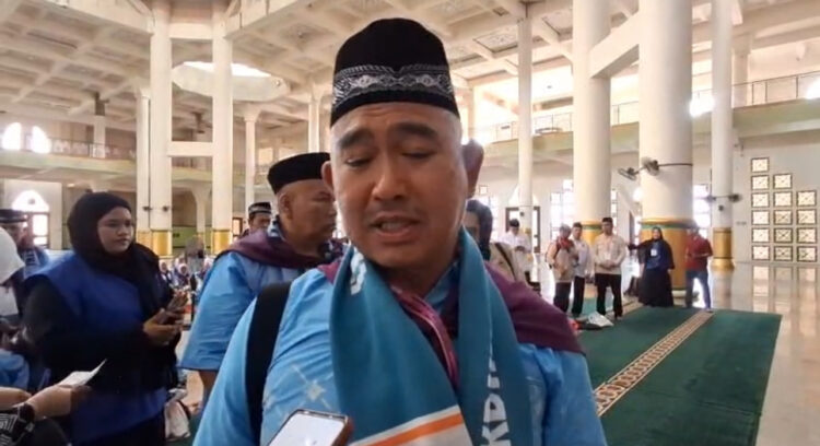 Khairul Berangkat Haji Bersama Istri, Suasana Haru Warnai Pelepasan di Tarakan