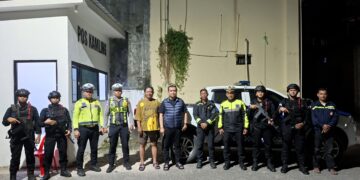 Kapolres Tarakan Tinjau Pos Kamling di Selumit Pantai, Dorong Peningkatan Keamanan Lingkungan