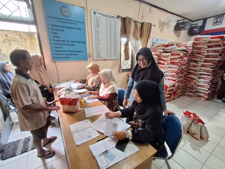 1.200 Warga Gunung Lingkas Terima Bantuan Pangan Bapanas, Kelurahan Ganti 520 Penerima Tak Valid