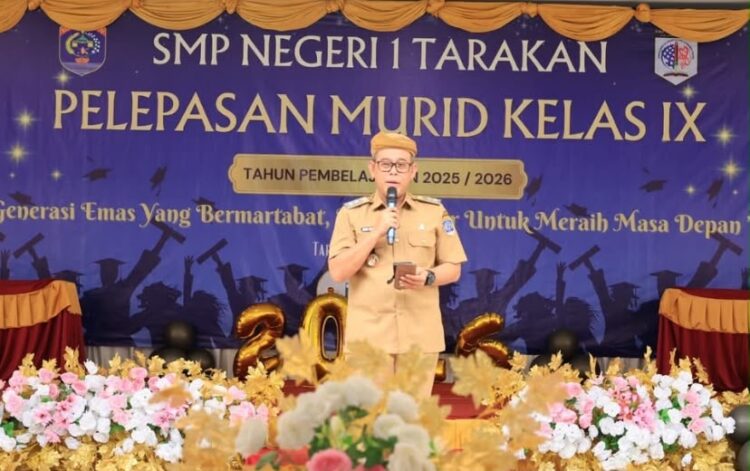 Plt. Wali Kota Tarakan Lepas Siswa Kelas IX SMP Negeri 1 Tarakan Tahun Pelajaran 2025/2026