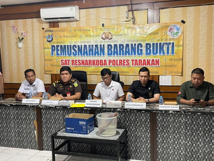Peredaran Sabu di Pesisir Tarakan Masih Tinggi, Satresnarkoba Musnahkan Barang Bukti 4,21 Gram