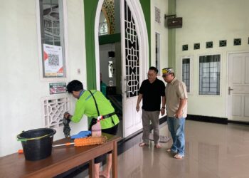 Libatkan Warga yang Belum Bekerja, APINDO Kaltara Jalankan Program Bersih Rumah Ibadah