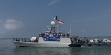 TNI AL Kerahkan KRI Ajak-653 Dukung Ekspedisi Rupiah Berdaulat 2026 di Wilayah Perbatasan Kaltara