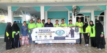 APINDO Kaltara Gandeng CSR Pipit Group Gelar Aksi Bersih-Bersih Rumah Ibadah, Dimulai dari Masjid Tertua di Tarakan