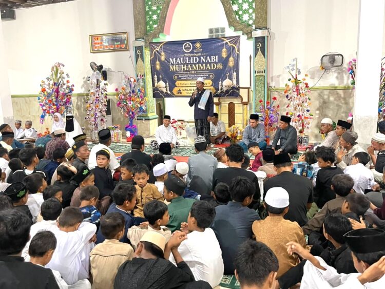 Asrin Saleh Hadiri Maulid Nabi di Tanjung Pasir, Dorong Penguatan Kerukunan Warga