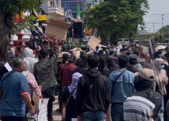 Massa Aliansi Masyarakat Cinta Damai Desak Polres Tarakan Tindaklanjuti Laporan Dugaan Penghinaan Pancasila