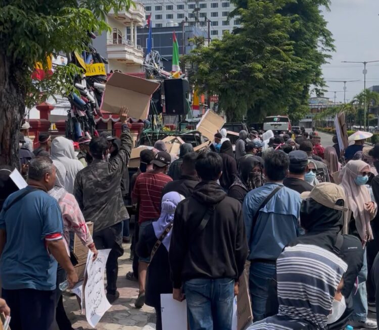 Massa Aliansi Masyarakat Cinta Damai Desak Polres Tarakan Tindaklanjuti Laporan Dugaan Penghinaan Pancasila