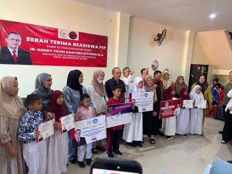 Deddy Sitorus Serahkan Beasiswa PIP untuk 209 Siswa Tarakan, Dorong Pemanfaatan Dana bagi Pendidikan