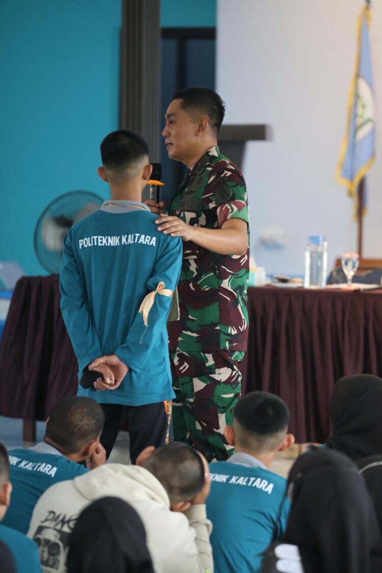 PKKMB Politeknik Kaltara, Dandim Tarakan Tekankan Pentingnya Literasi Digital dan Karakter