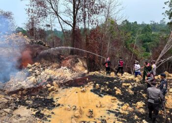 Kapolres Tarakan Tinjau Titik Api Batu Bara di Pantai Amal, Jalan Ditutup Sementara