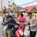 Polres Tarakan Bagikan Masker, Edukasi Warga Antisipasi Dampak Kabut Asap Karhutla