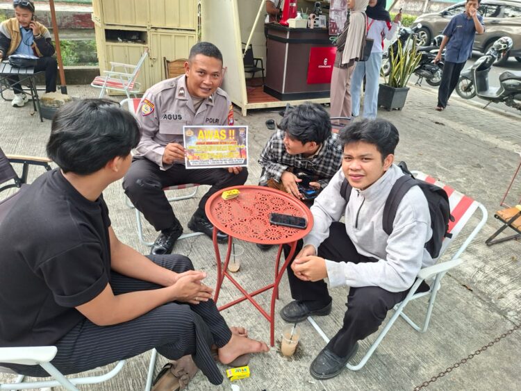 Polres Tarakan Sambangi Warga Karang Anyar, Sampaikan Imbauan Kamtibmas dan Pencegahan Karhutla