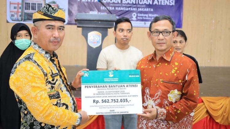 Wali Kota Tarakan Serahkan Bantuan ATENSI Kemensos kepada 178 PPKS