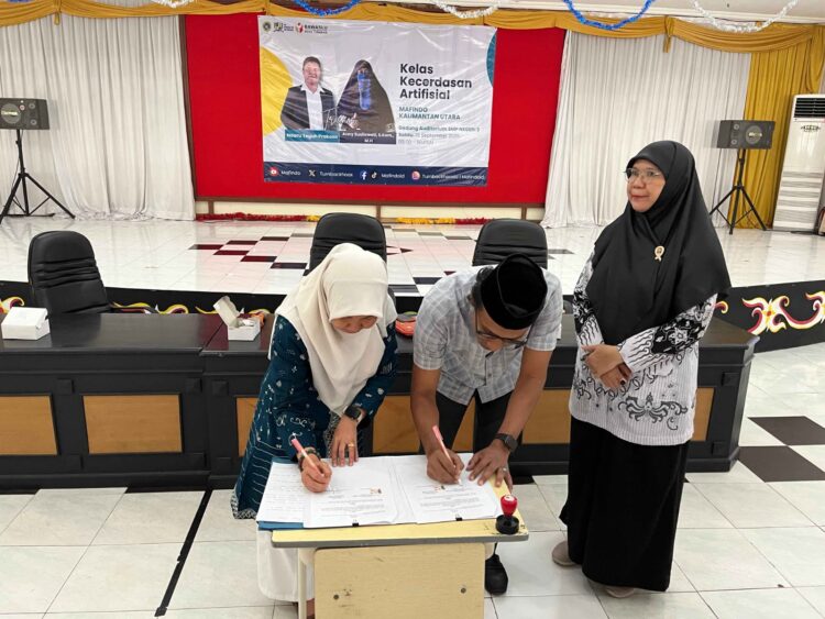 Bawaslu Tarakan dan Mafindo Kaltara Teken PKS Pengawasan Partisipatif dan Literasi Digital