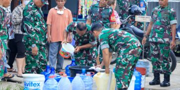Kodim 0907/Tarakan Salurkan 7.000 Liter Air Bersih untuk Warga