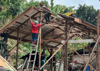 Gotong Royong Satgas TMMD ke-130 Kodim Tarakan, Bangun Rumah Layak Huni untuk Cristina