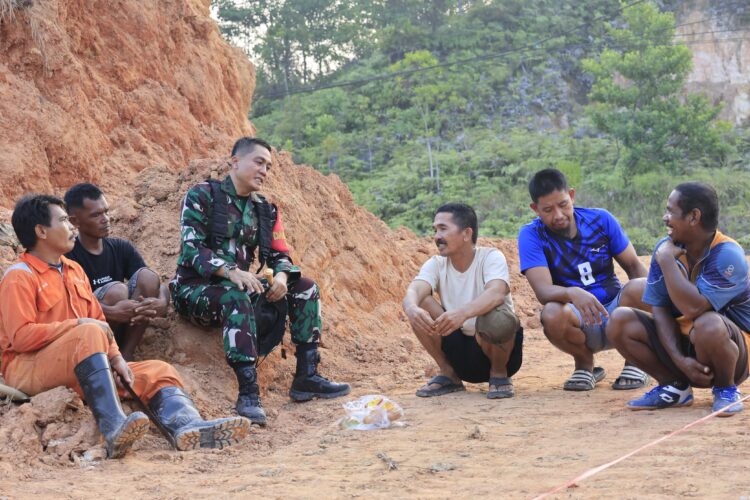 Dandim Tarakan Duduk Bersama Warga, Pererat Kebersamaan di Tengah TMMD ke-130