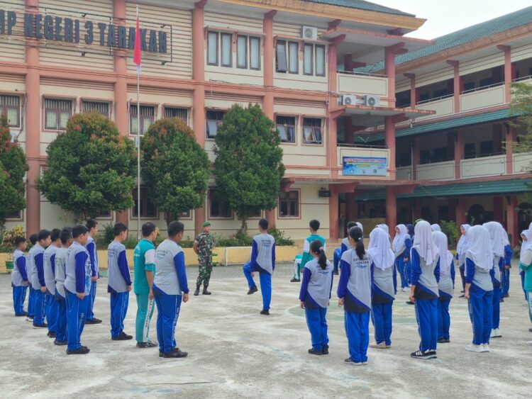 TMMD Ke-130 Kodim Tarakan Bentuk Karakter Pelajar Melalui Wawasan Kebangsaan