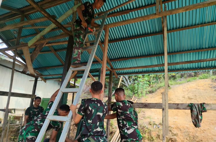 TMMD Ke-130 Lanjutkan Pembangunan Rumah Sudirman yang Terhenti Hampir Dua Tahun