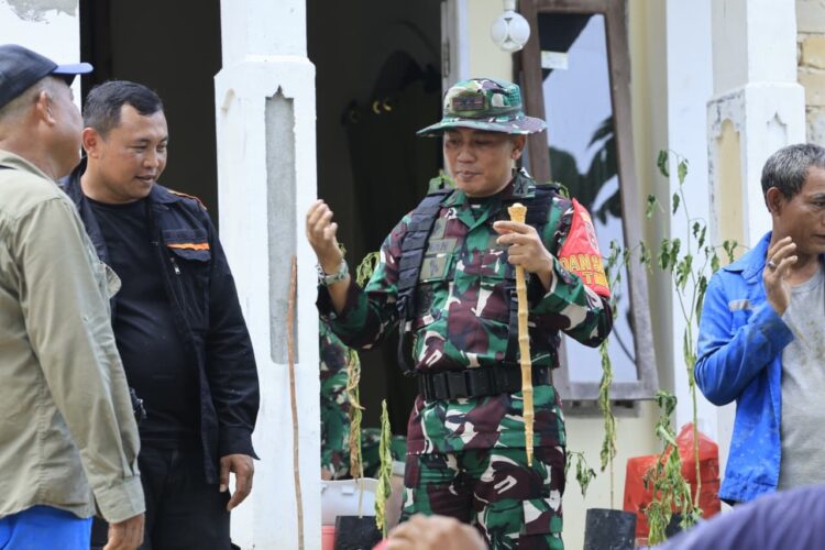 Atasi Kesulitan Air Bersih, TMMD ke-130 Bangun Sumur Bor di Kampung Satu Skip