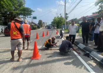 Ketua DPRD Tarakan Saksikan Pembongkaran Dua Polisi Tidur di Jalan Halmahera