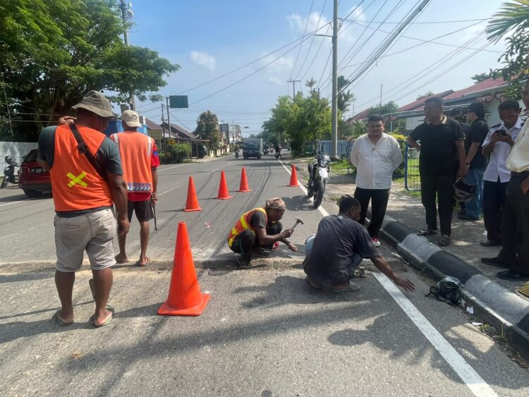 Ketua DPRD Tarakan Saksikan Pembongkaran Dua Polisi Tidur di Jalan Halmahera